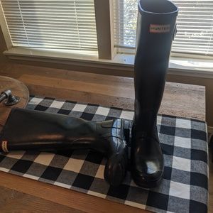 Black Tall Hunter Boots